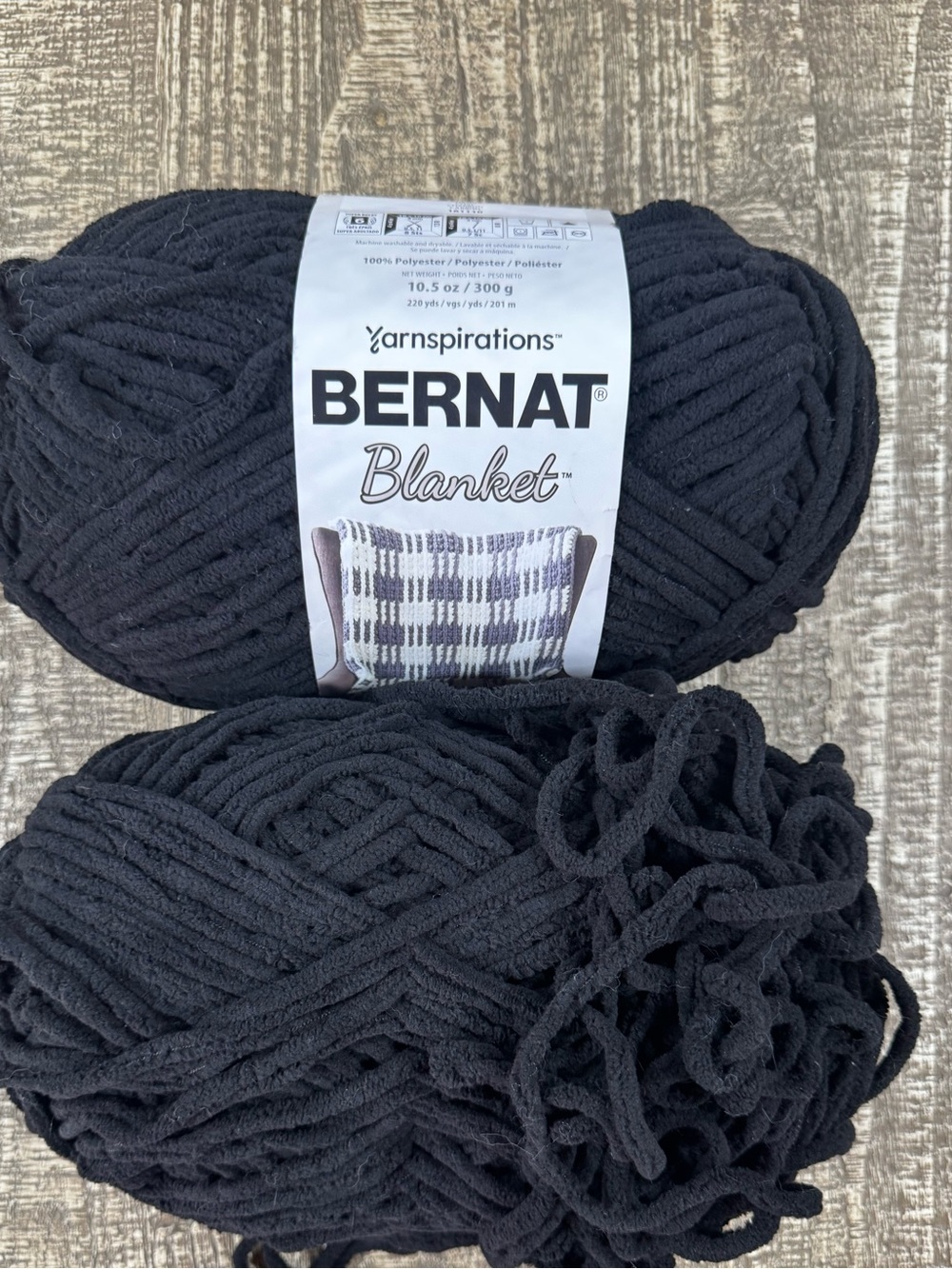 Bernat Blanket Chunky Yarn - Black 2 Skeins